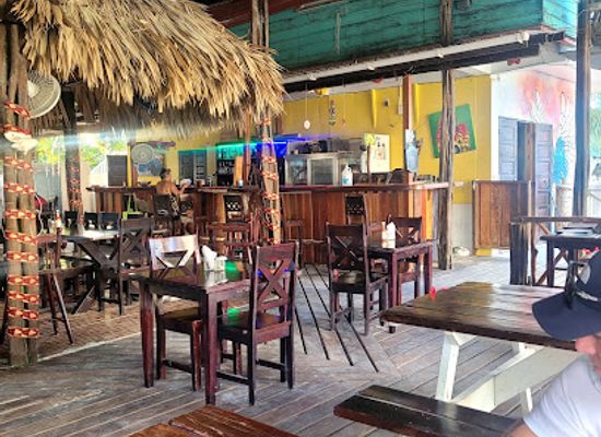belize/caye-caulker/restaurant/letto-s-bar-and-restaurant