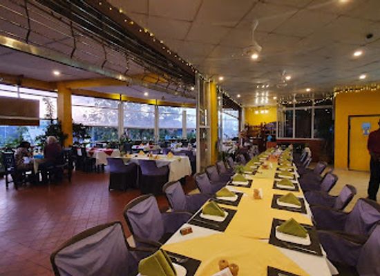 the-gambia/wuli-east/restaurant/vineyard-restaurant
