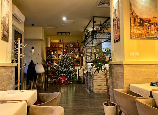 romania/bucharest/restaurant/trattoria-mezzaluna