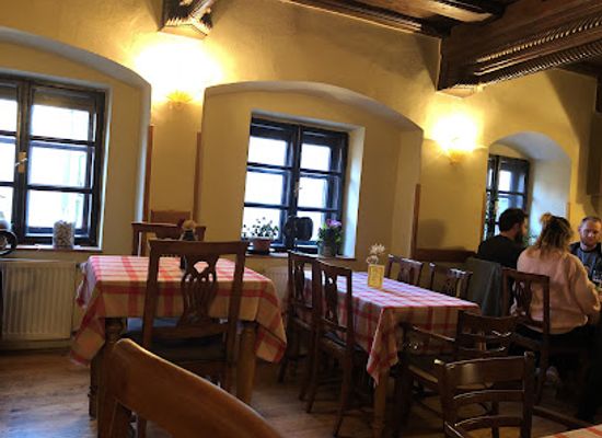 czechia/cesky-krumlov/restaurant/nonna-gina