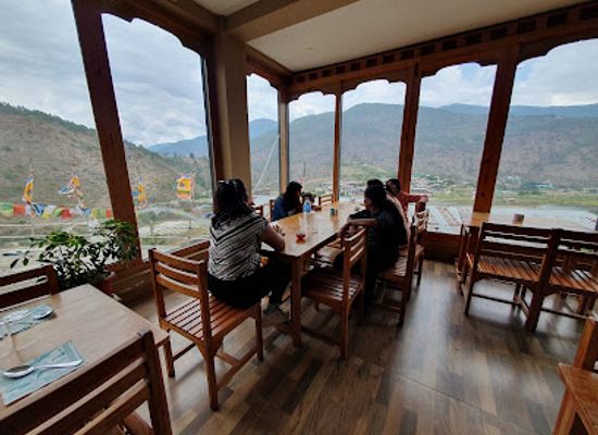 bhutan/punakha-valley/restaurant/rinchenling-cafeteria