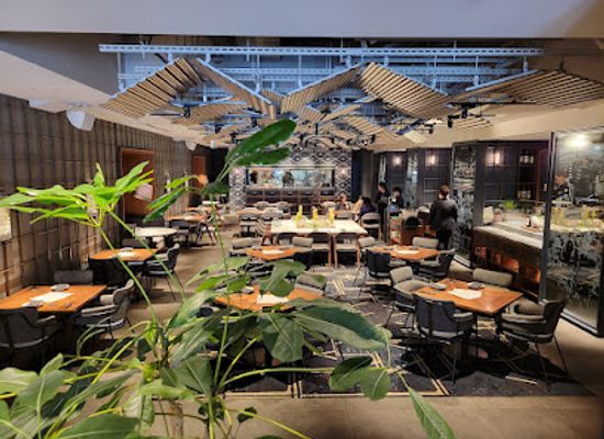 japan/fukuoka/nakasu/restaurant/the-lively-kitchen-fukuoka-hakata