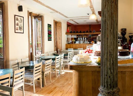 spain/madrid/la-latina/restaurant/taberna-rayuela