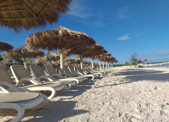 jamaica/runaway-bay/restaurant/marcia-s-bay-watch-bar-restaurant