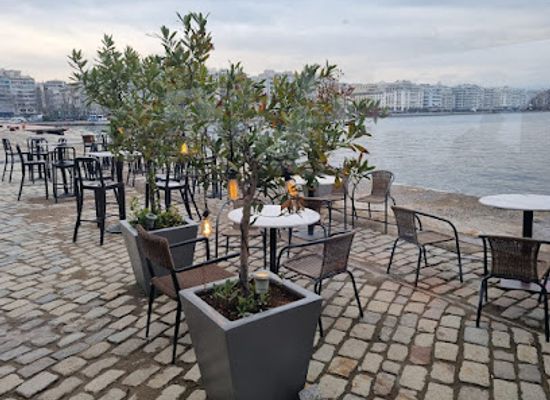 greece/thessaloniki/rotunda/restaurant/kitchen-bar