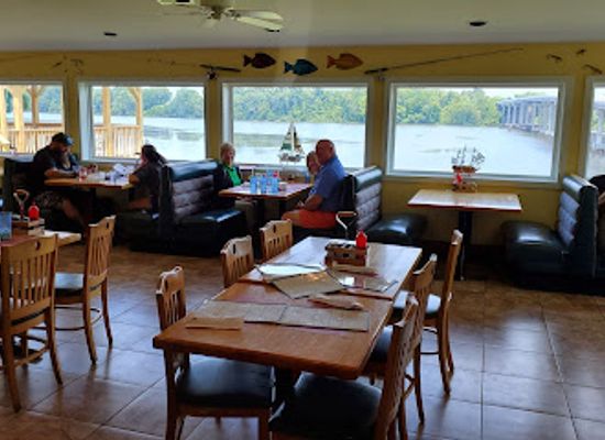 virginia/northern-neck/restaurant/randolph-s-on-the-river