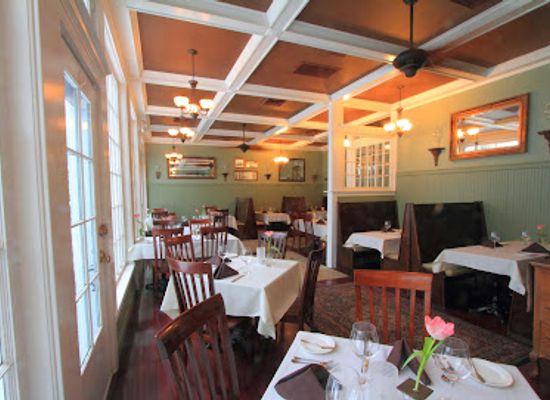 massachusetts/cape-cod/restaurant/the-glass-onion