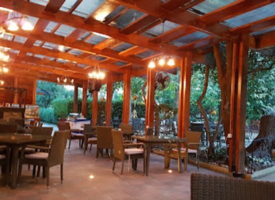 montenegro/bar/restaurant/knjazeva-basta