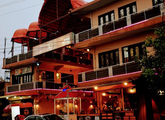 pakistan/makra-peak/restaurant/baithak