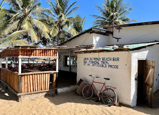 the-gambia/tendaba-camp/restaurant/john-raymond-s-beach-bar-and-restaurant