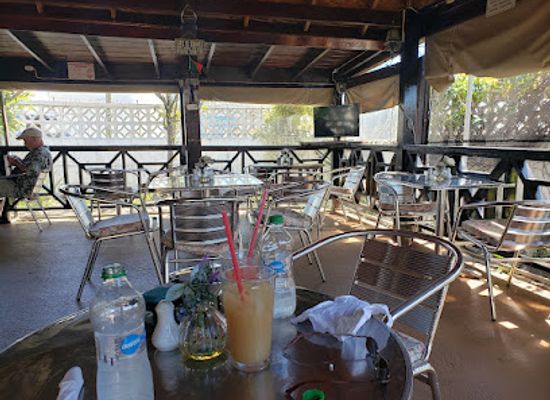saint-kitts-and-nevis/basseterre/restaurant/el-fredo-s