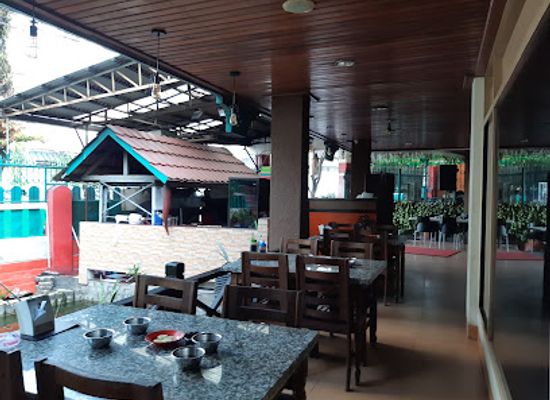 indonesia/sulawesi/restaurant/rumah-makan-sulawesi-baru-ayam-goreng-dan-ikan-bakar