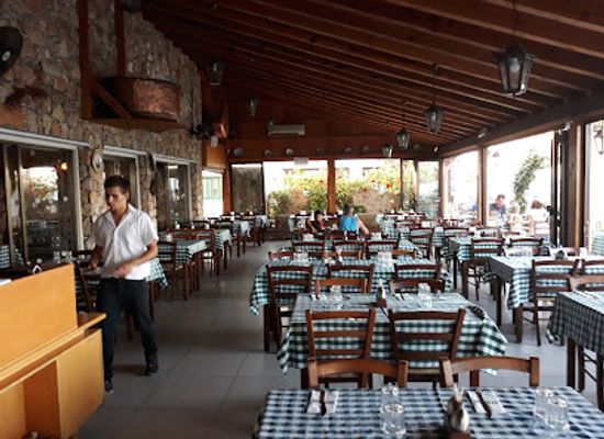 cyprus/larnaca-salt-lake/restaurant/militzis-traditional-tavern