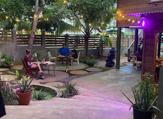 honduras/utila/restaurant/the-tea-garden