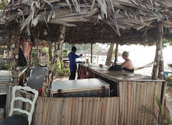the-gambia/brikama/restaurant/happy-corner