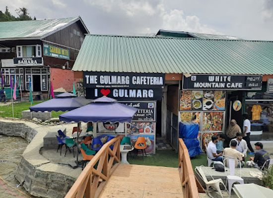india/gulmarg/restaurant/the-gulmarg-cafeteria