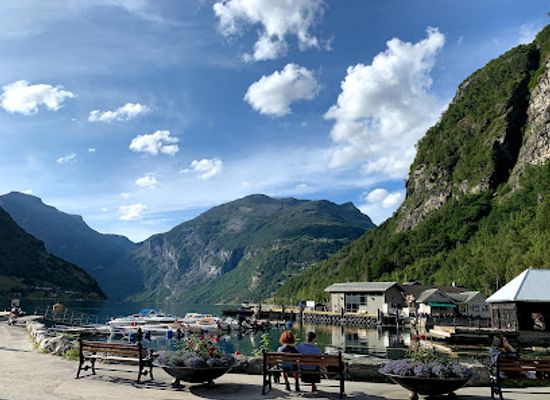 norway/geirangerfjord/restaurant/lana-restaurant-bar