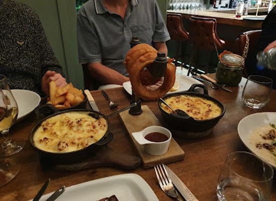 guernsey/st-sampson/restaurant/red