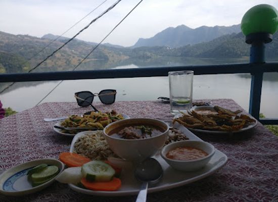 nepal/annapurna-circuit/restaurant/annapurna-lake-view-restaurant