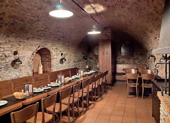 czechia/olomouc/restaurant/snyt-mikulda