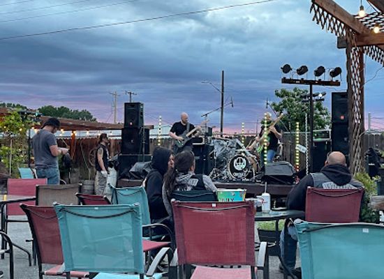 washington/kennewick/restaurant/tin-hat-tavern