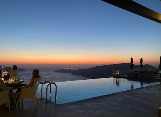 greece/santorini/restaurant/fly-away-creative-restaurant-bar