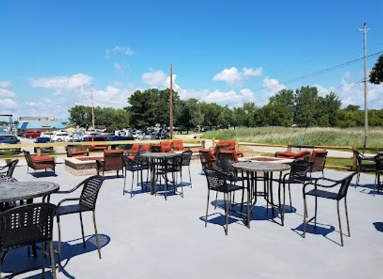 ohio/lake-erie-islands/restaurant/crow-s-nest