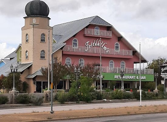 texas/enchanted-rock-state-natural-area/restaurant/friedhelm-s-bavarian-inn-restaurant-bar