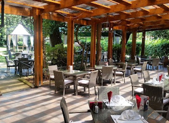 montenegro/bar-riviera/restaurant/knjazeva-basta