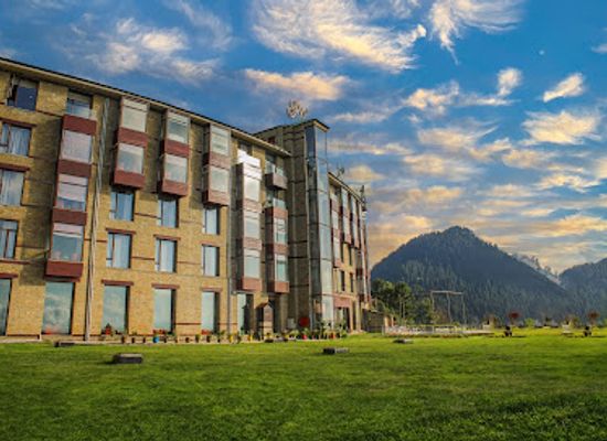 pakistan/swat-valley/restaurant/pearl-continental-hotel-malam-jabba