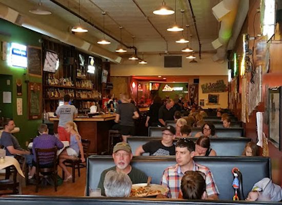 north-dakota/drift-prairie/restaurant/rhombus-guys