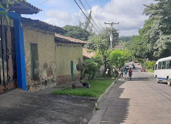 el-salvador/suchitoto/restaurant/panes-mederick-s
