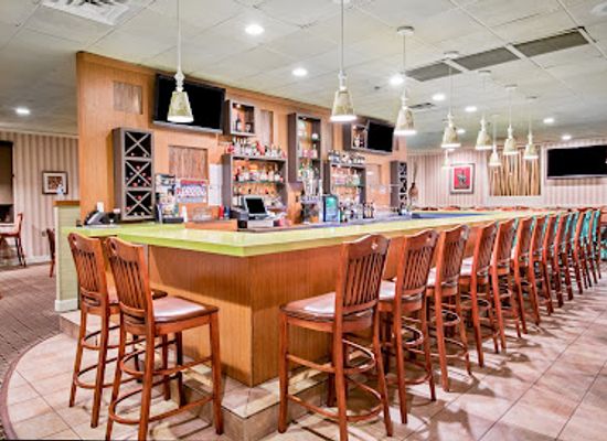 virginia/roanoke/restaurant/elephant-walk-restaurant-lounge