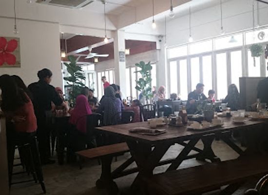 brunei/kampong-ayer/restaurant/country-patch-cafe