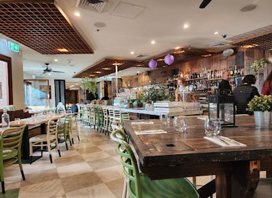 australia/south-west/restaurant/henry-and-the-fox