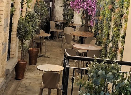 ireland/county-cavan/restaurant/shades-bar-grill
