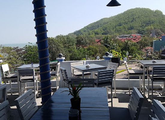 vietnam/quy-nhon/restaurant/quy-nhon-sports-bar