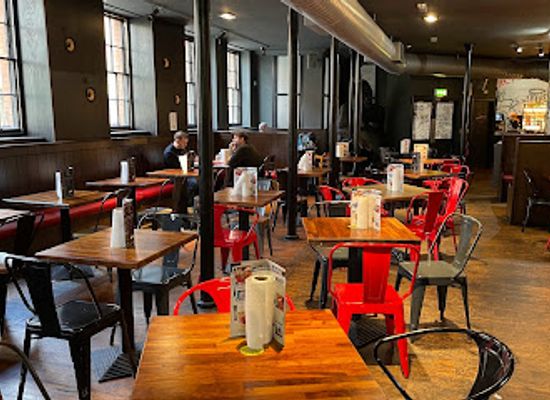 united-kingdom/leeds/restaurant/almost-famous-leeds