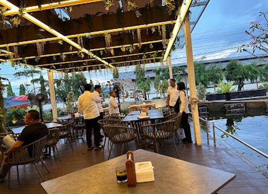 indonesia/east-kalimantan/restaurant/decafe-resto-pastry-bakery-samarinda
