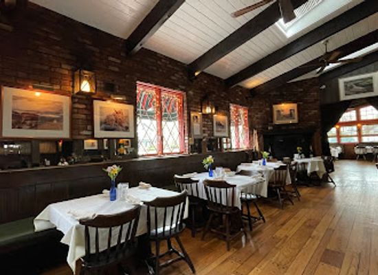 connecticut/litchfield-hills/restaurant/fife-n-drum-restaurant-inn