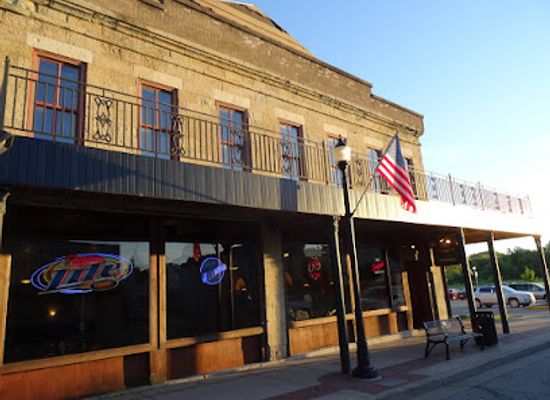 iowa/little-switzerland/restaurant/fort-mulligan-s-grillpub