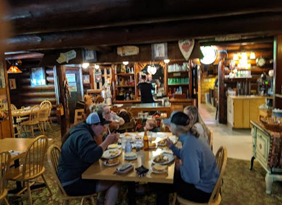 oregon/mt-hood-territory/restaurant/barlow-trail-roadhouse