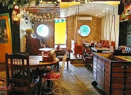 india/western-india/restaurant/big-yellow-door