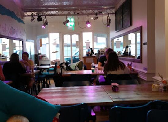 jersey/st-catherine-s-breakwater/restaurant/the-cabana