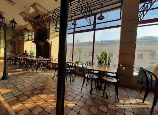 ukraine/kyiv/podil/restaurant/puzata-hata