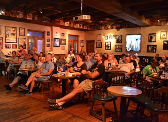 tennessee/memphis/beale-street/restaurant/jerry-lee-lewis-cafe-honky-tonk