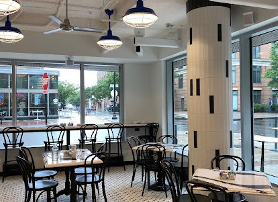 virginia/arlington/restaurant/uncommon-luncheonette