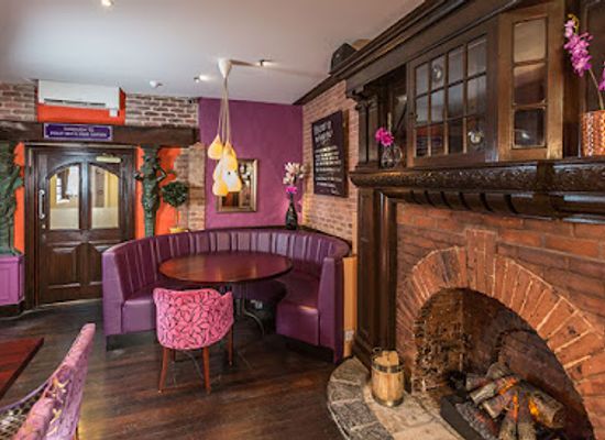 guernsey/brecqhou/restaurant/pickled-pig