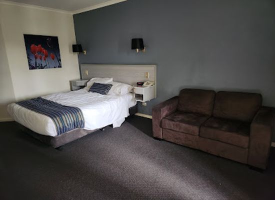 australia/north-east-south-australia/restaurant/adelaide-manor-de-veers-restaurant