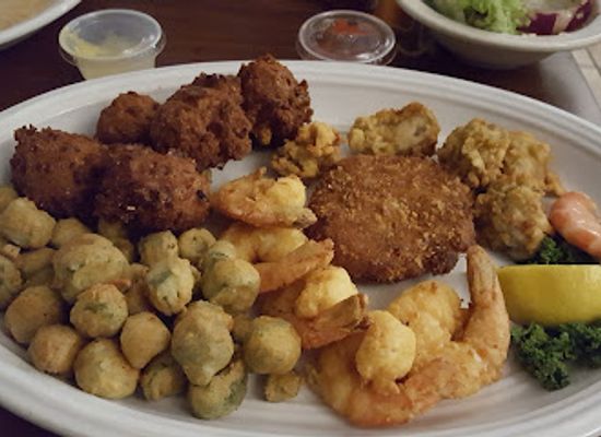 north-carolina/mountain-region/restaurant/creekside-oyster-house-and-grill